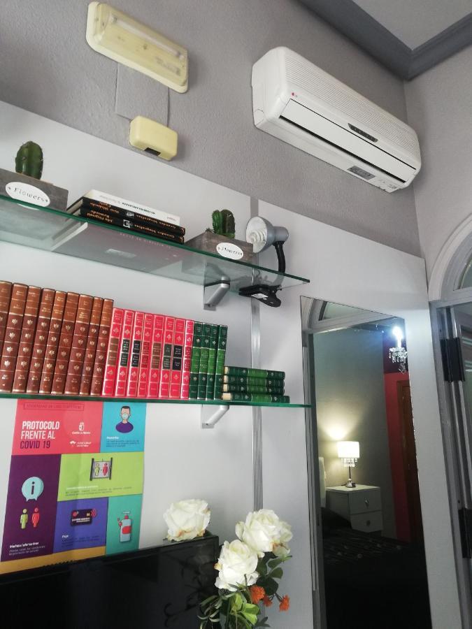 Apartamento Romabel อัลมาโกร ภายนอก รูปภาพ