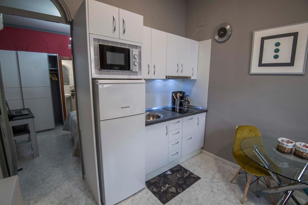 Apartamento Romabel อัลมาโกร ภายนอก รูปภาพ