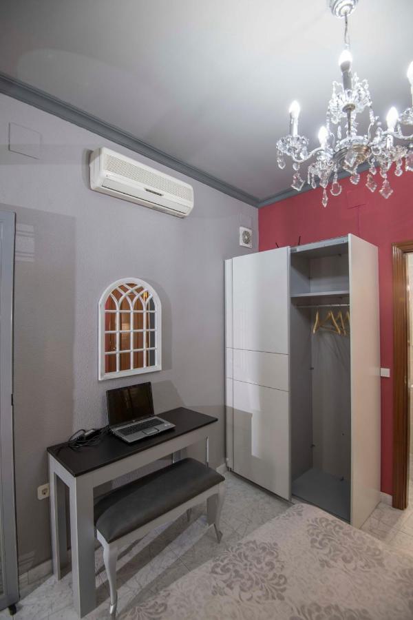 Apartamento Romabel อัลมาโกร ภายนอก รูปภาพ