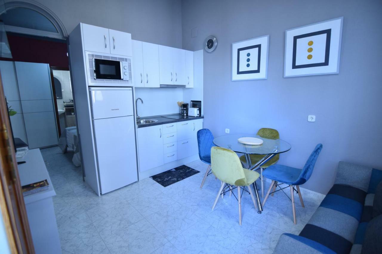 Apartamento Romabel อัลมาโกร ภายนอก รูปภาพ